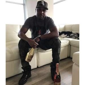 Meet your Posher, Casey